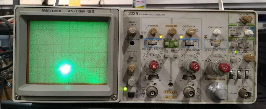 Осциллограф Tektronix AN/USM-488 2235 100 MHz 2 Channel Oscilloscope