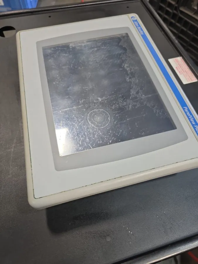 Панель оператора Allen Bradley 2711PC-T10C4D1 Panelview Plus 1000 Compact 10 Ass