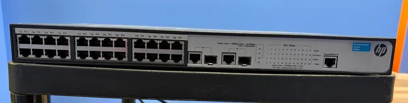 Коммутатор HP HPE 1910-24-PoE+ Switch 24 Port Gigabit JG539A