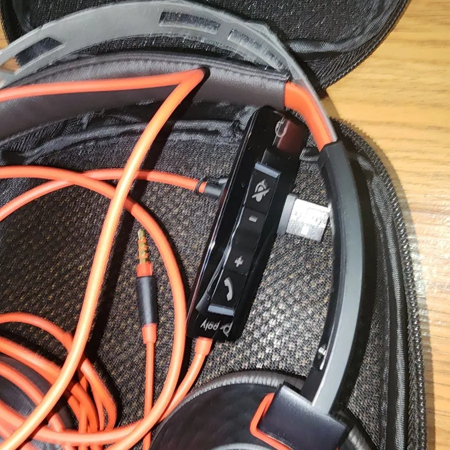 VoIP-шлюз Plantronics Poly Blackwire USB C C5220 Wired Binaural USB Headset Only — фото лота 1