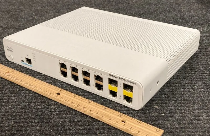 Коммутатор Cisco Catalyst 2960 WS-C2960C-8TC-L 8-Ports Desktop Ethernet Switch — фото лота 1