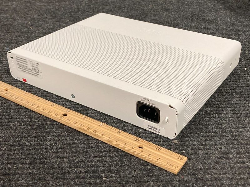 Коммутатор Cisco Catalyst 2960 WS-C2960C-8TC-L 8-Ports Desktop Ethernet Switch — фото лота 2