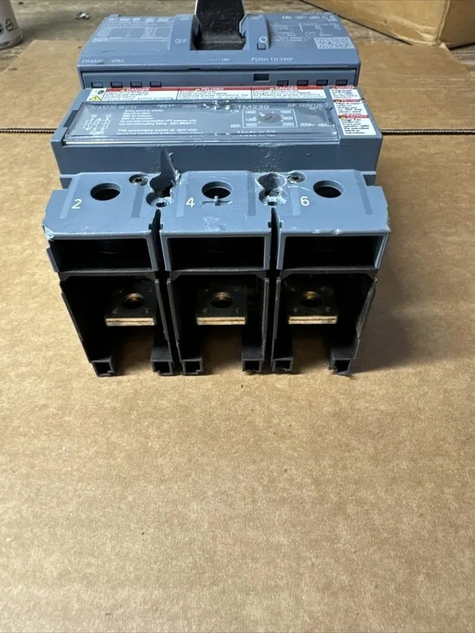 Автоматический выключатель Siemens 3VA5220-5EC31-0AA0 200 amp 3P 3VA5 Breaker Su