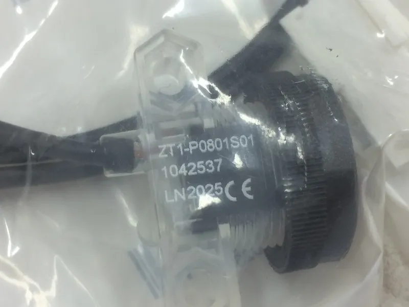 Датчик приближения SICK ZT1-P0801S01 10-30VDC 1042537 Photoelectric Proximity Se