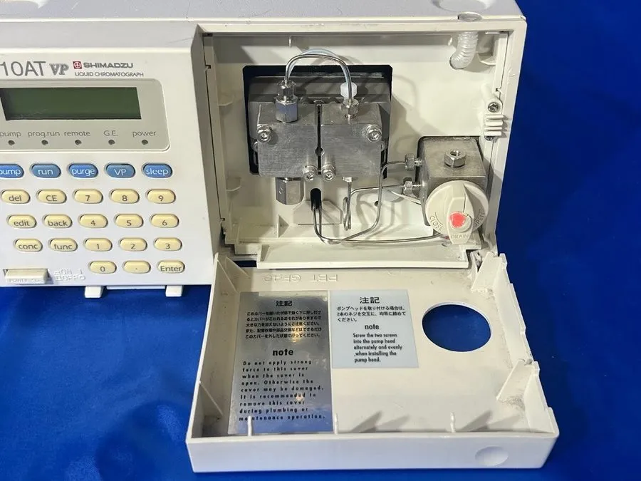 Хроматограф Shimadzu LC-10ATvp HPLC Pump Liquid Chromatograph — фото лота 3