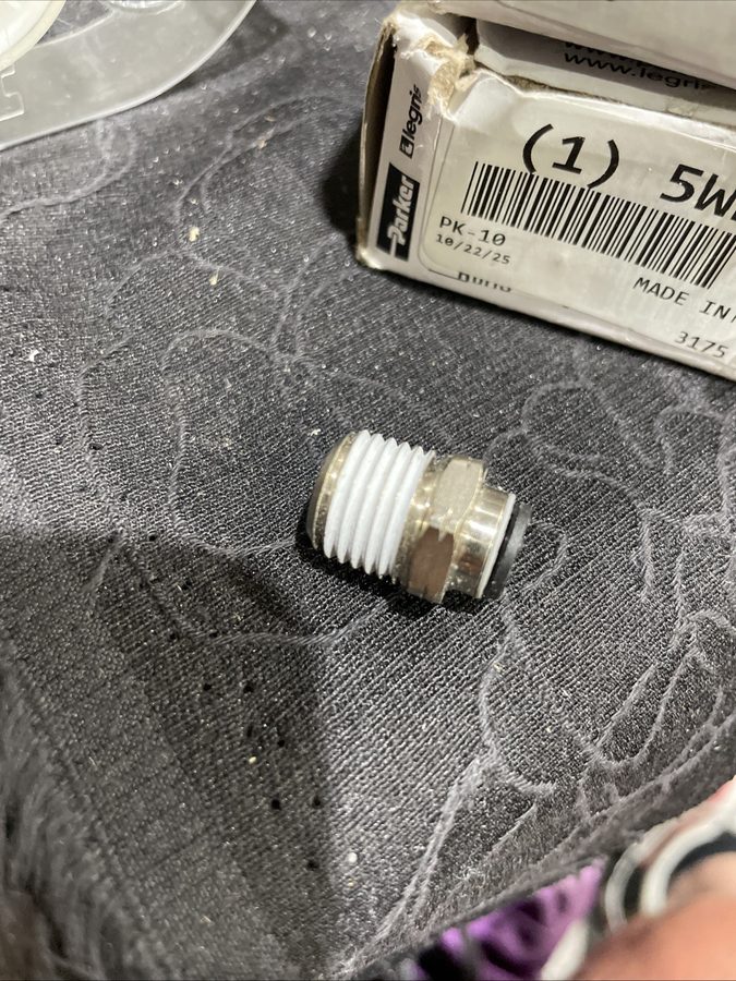 Фитинг Parker Legris Pneumatic Push-In Fittings 1/4NPT LF3000 3175 06 14 — фото лота 2