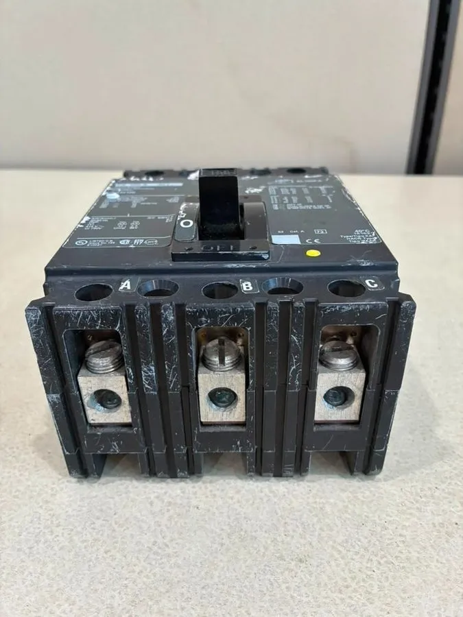 Автоматический выключатель Square D FCL34100 100A 480V 3 Pole Main Circuit Break