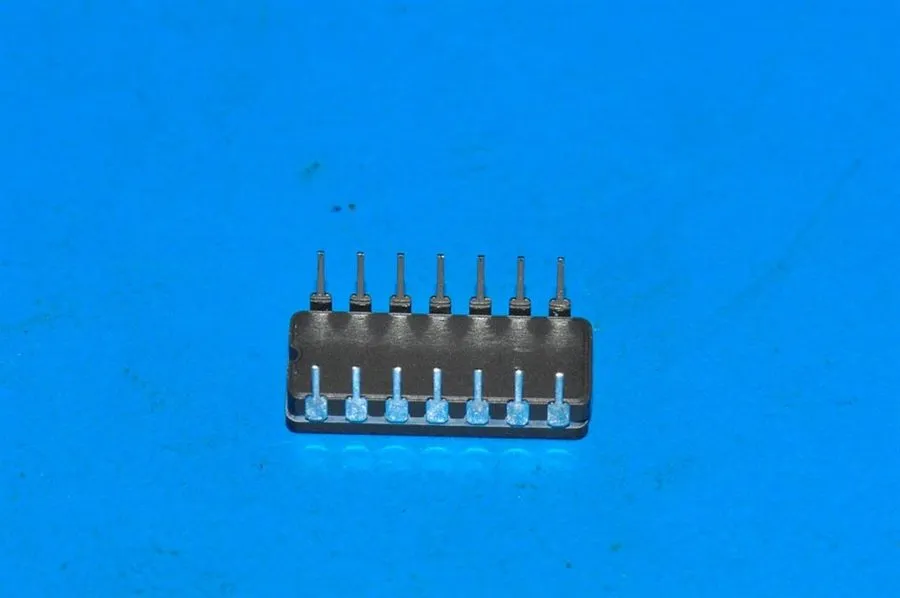 Микросхема TEXAS INSTRUMENTS LOGIC IC 4000 CERAMIC DUAL-IN-LINE PACKAGE 14-PIN C — фото лота 1