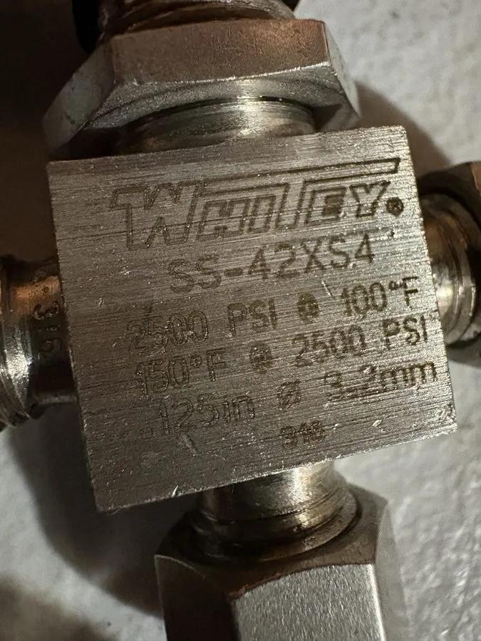 Клапан Whitey SS-41KS4 Stainless Steel Ball Valve 2500 PSI Swagelok — фото лота 1