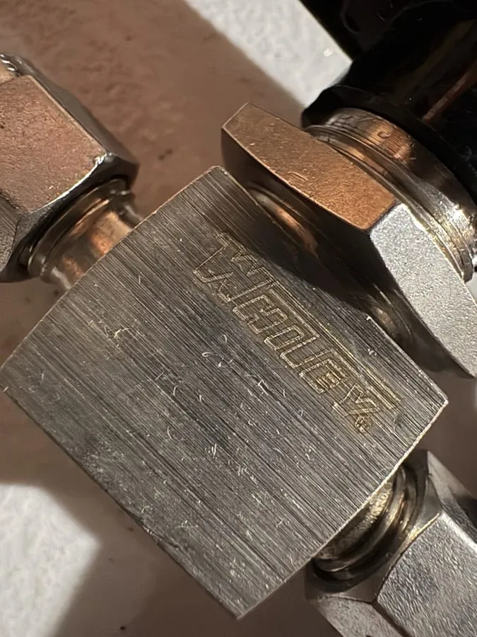 Клапан Whitey SS-41KS4 Stainless Steel Ball Valve 2500 PSI Swagelok — фото лота 2