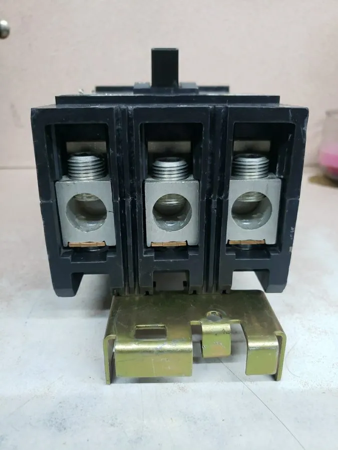 Автоматический выключатель Square D I-line KC34150 150A 3p 480V Circuit Breaker 