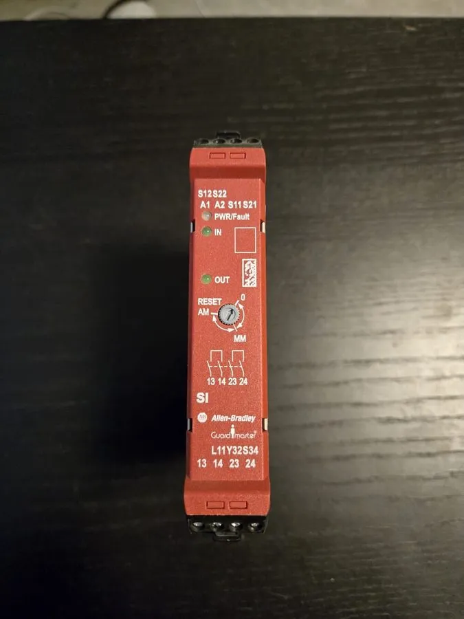 Реле безопасности 440R-S12R2