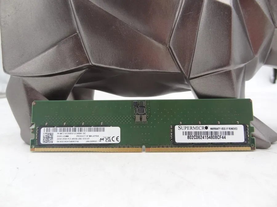 Модуль памяти Micron MTC16C2085S1UC48BA1 32GB PC5-38400 DDR5-4800 2RX8 Non-ECC U