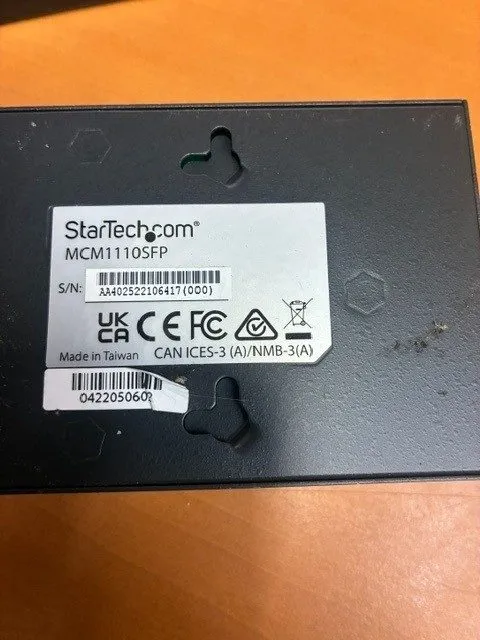 Медиаконвертер StarTech MCM1110SFP Gigabit Ethernet Fiber Media Converter w/ Ope