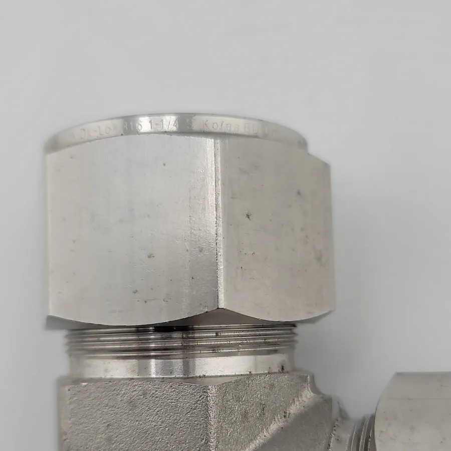 Фитинг Swagelok SS-1610-9 Stainless Steel Tube Fitting Union Elbow, 1 Inch