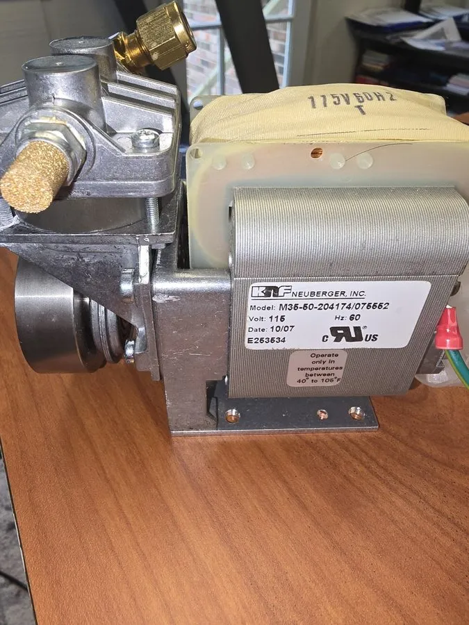 Насос KNF Neuberger NPK09-9 .90Vacuum PumpVacuum Pump — фото лота 2