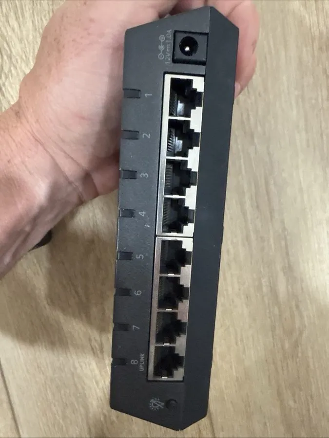 Коммутатор Netgear Nighthawk S8000 8-Port Gigabit Switch Gaming Streaming GS808E