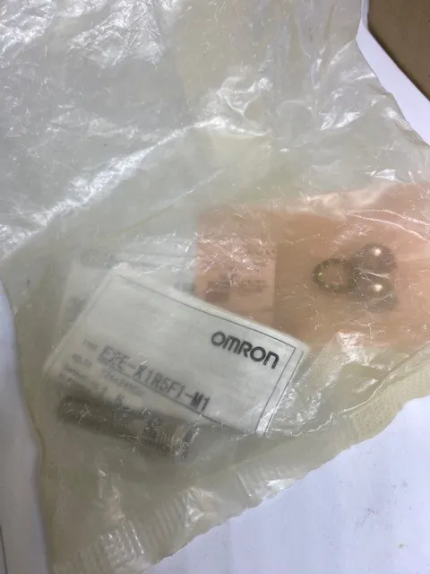 Датчик приближения OMRON E2E-X1R5F1 PROXIMITY SENSOR M8 PNP PLC
