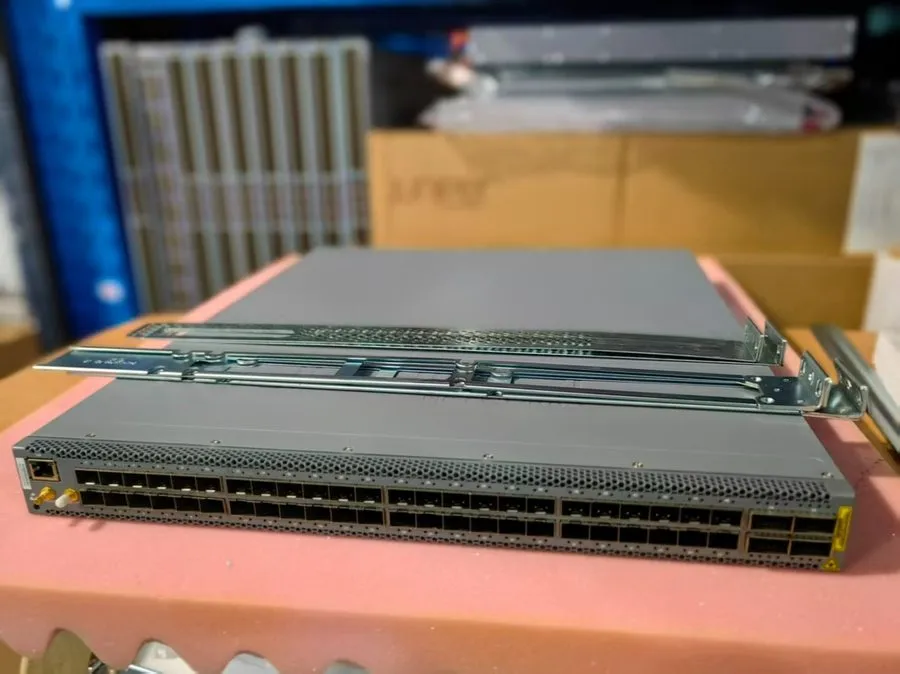 Коммутатор Juniper Networks QFX5110-48S-AFO with S-QFX5K-C1-A1-P