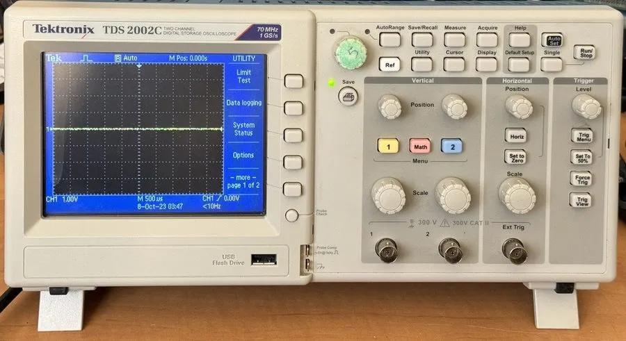 Осциллограф Tektronix TDS2002C Digital Storage Oscilloscope 70MHz 1GS/s 2CH