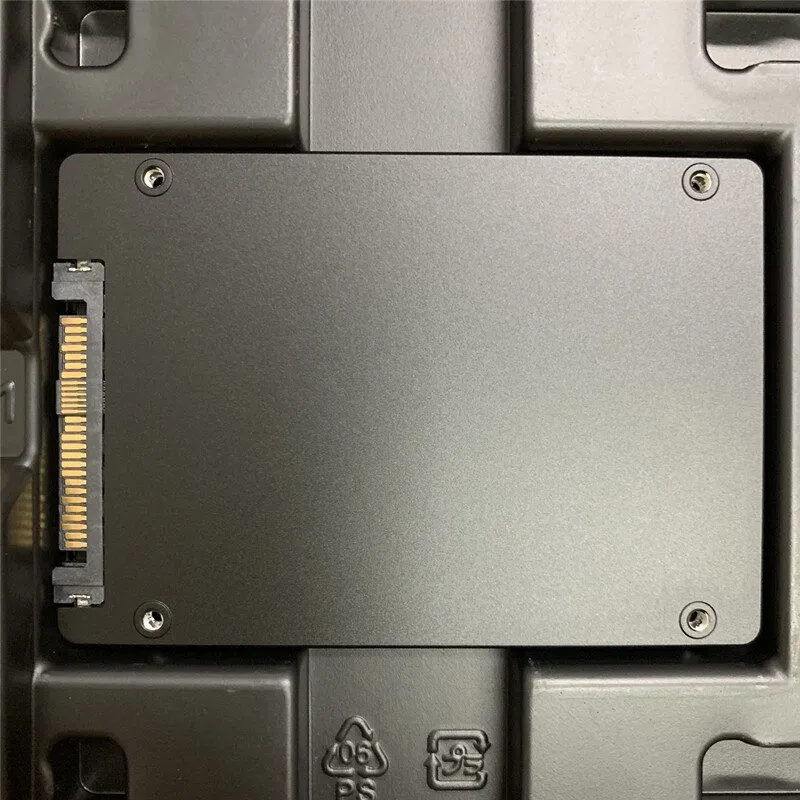 SSD-накопитель MZ-QLB1T90 Samsung PM983 2.5" 1.92TB SSD PCI-E 3.0 NVMe U.2 MZQLB