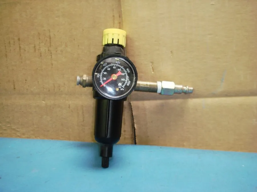 Регулятор давления Parker 14E13A18FB Pneumatic Air Regulator Assembly