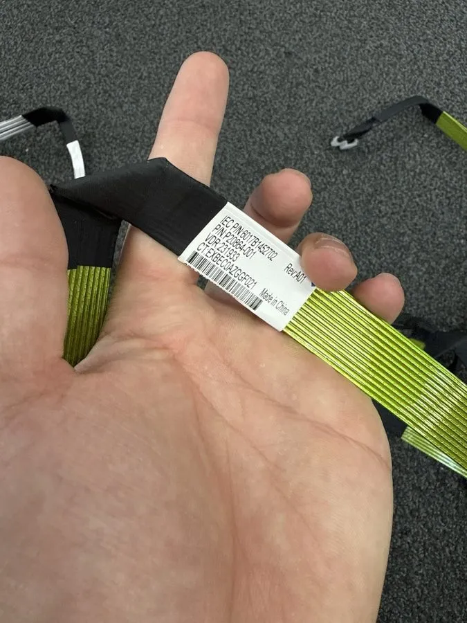 SSD-накопитель HPE ProLiant Gen10+ Tri-Mode NVMe Cable P20863 P20864 P20865 — фото лота 2