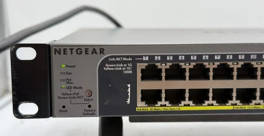 Коммутатор NETGEAR GS752TP 48-Port Gigabit PoE+ Smart Pro Switch with 4 SFP Port