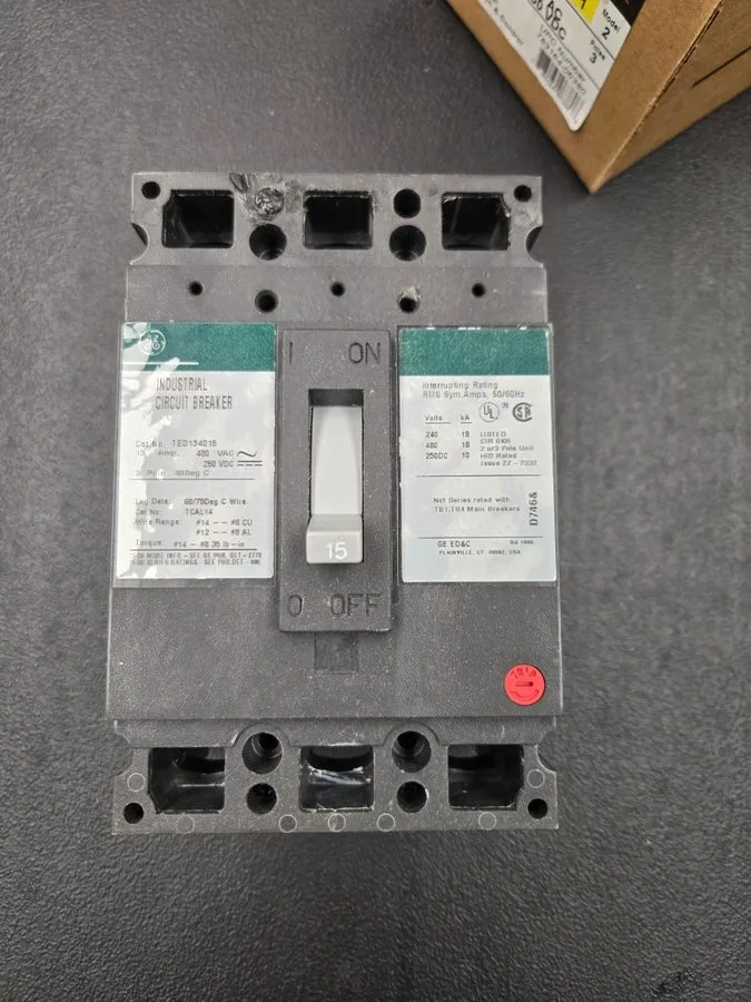 Автоматический выключатель GE TED134015 15A 3-Pole 480V AC E-Frame Circuit Break