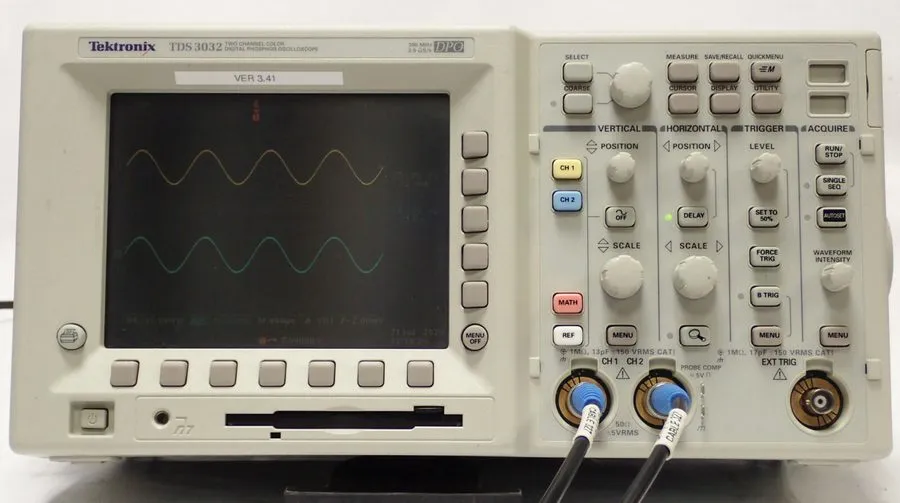 Осциллограф TEKTRONIX TDS 3032B 2 CH OSCILLOSCOPE 300 MHz 2.5 GS/S w/ TDS3TRG an