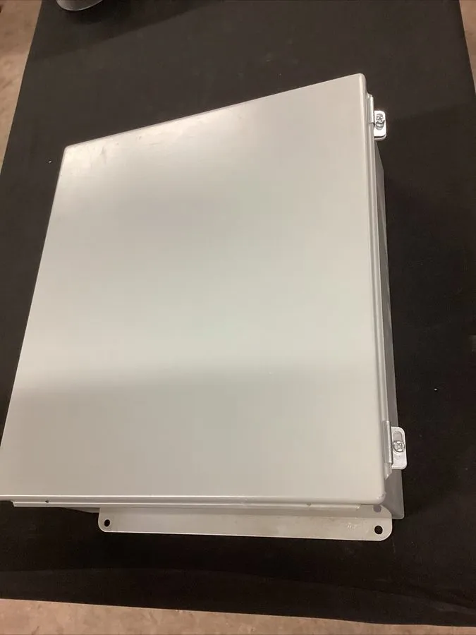 Монтажный шкаф HOFFMAN A1614CH Junction Box Enclosure 16"L x 14"W x 6"H Type 12