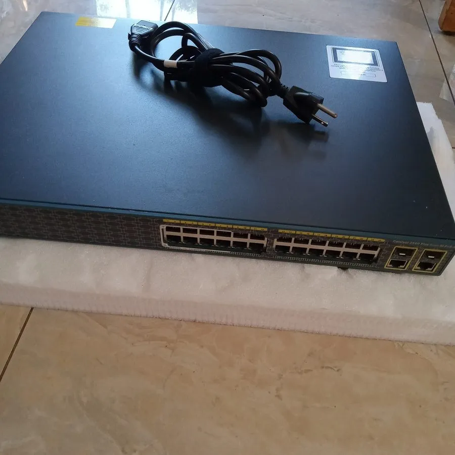 Коммутатор Cisco Catalyst 2960 Plus SI PoE-8 24-Port Gigabit Managed Layer 2 Rac