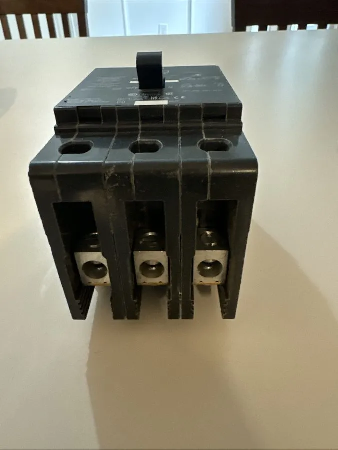 Автоматический выключатель SQUARE D EDB34035 EDB 3 POLE 35AMP 480v CIRCUIT BREAK