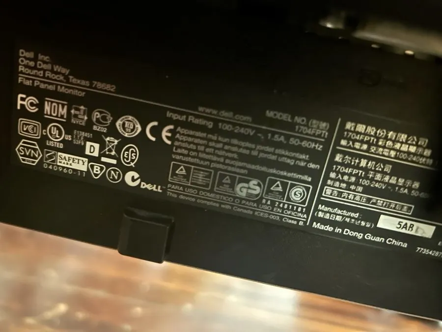 Монитор Dell UltraSharp 17-inch Flat Panel LCD Monitor (1704FPT1) — фото лота 2