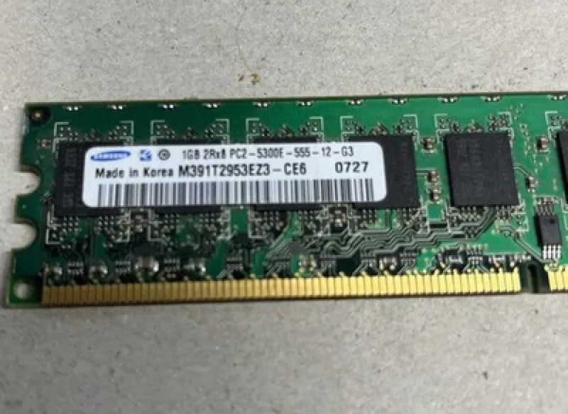 Модуль памяти Samsung M391T2953EZ3-CE6 DDR2 PC2-5300E 1GB 384705-051 — фото лота 1