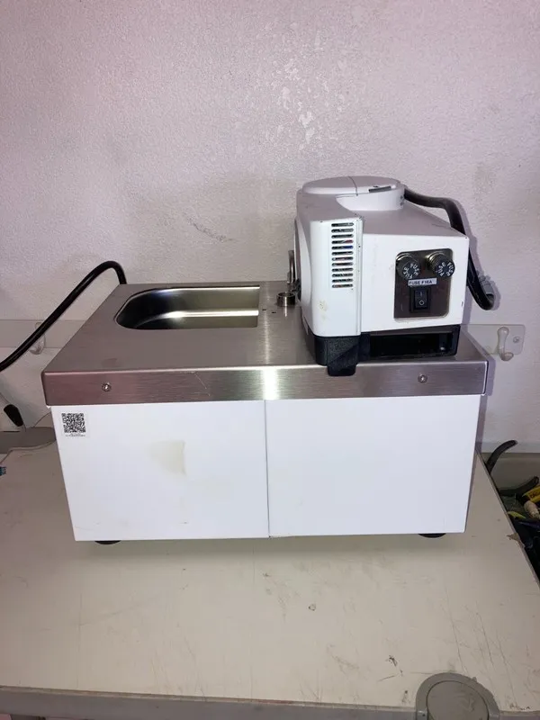 Водяная баня 5-Liter Cole Parmer WBU-250-5 Water Bath with IC-300 High-Stability — фото лота 1
