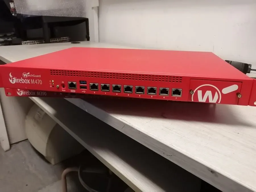 Межсетевой экран WatchGuard Firebox M370 WL6AE8 8-Port Network Security Applianc