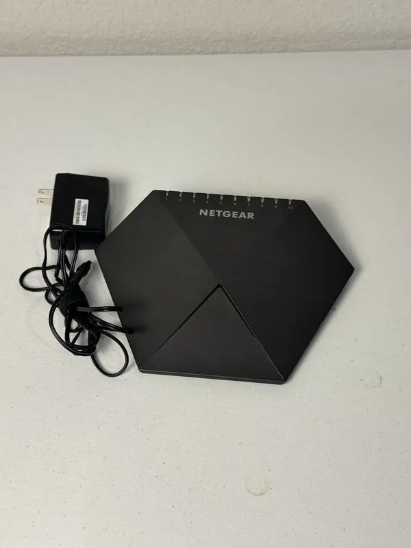 Коммутатор NETGEAR Nighthawk Pro SX10 GS810EMX Switch 8 port 1GbE, 2 port 10G Up