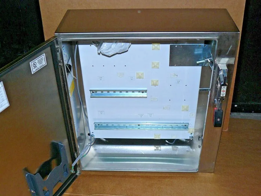 Монтажный шкаф Hoffman CDSC24228SS Stainless Steel Disconnect Enclosure Type 4x  — фото лота 1
