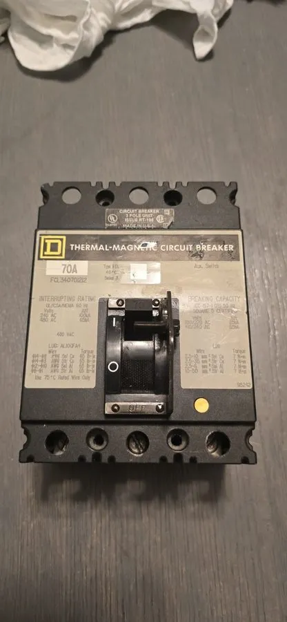 Автоматический выключатель Square D FCL340701212, Circuit Breaker, 3P/480V/70A — фото лота 1