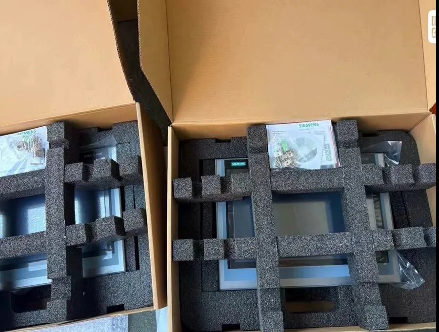 Панель оператора Siemens 6AV2124-0UC02-0AX0 TP1900 Comfort HMI 19" Touch Panel P — фото лота 1