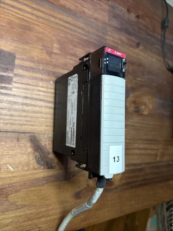 Модуль ввода-вывода Allen Bradley 1756-IA16 Ser A And 1492-CABLE025X