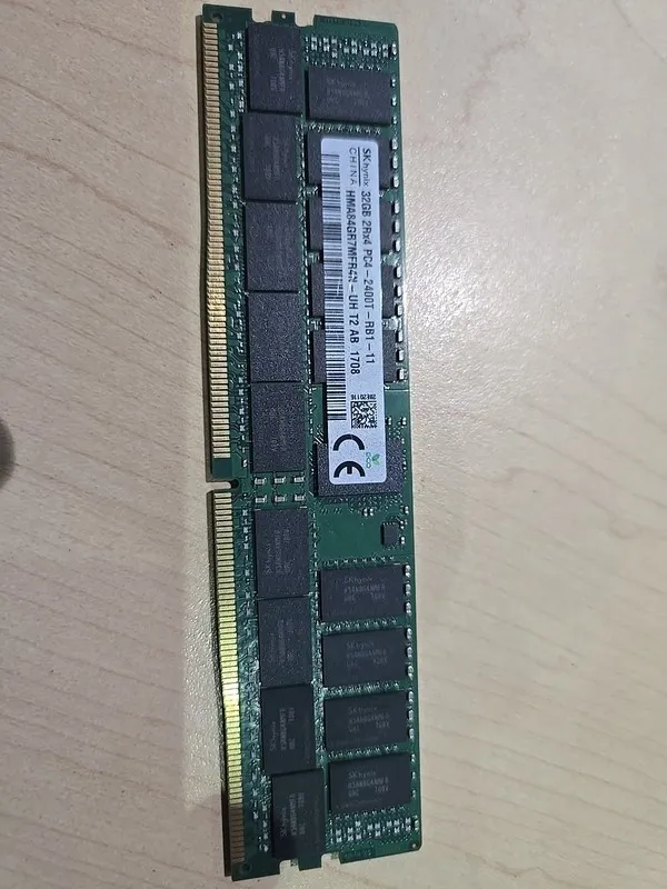 Модуль памяти SK HYNIX 32GB HMA84GR7MFR4N-UH DDR4-2400 ECC REG DIM