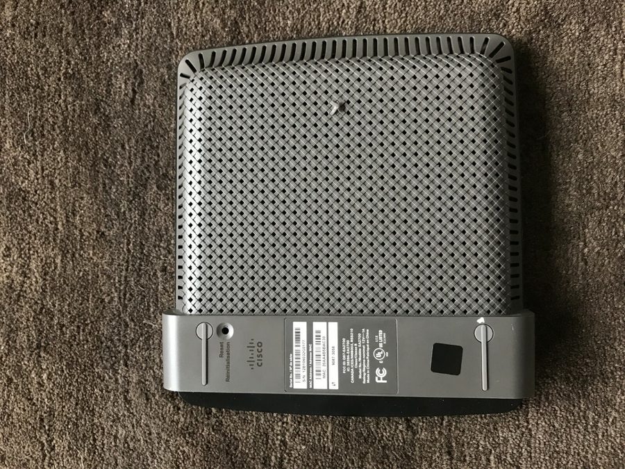 Маршрутизатор Cisco Linksys EA2700 300 Mbps 4-Port Gigabit Wireless N Router