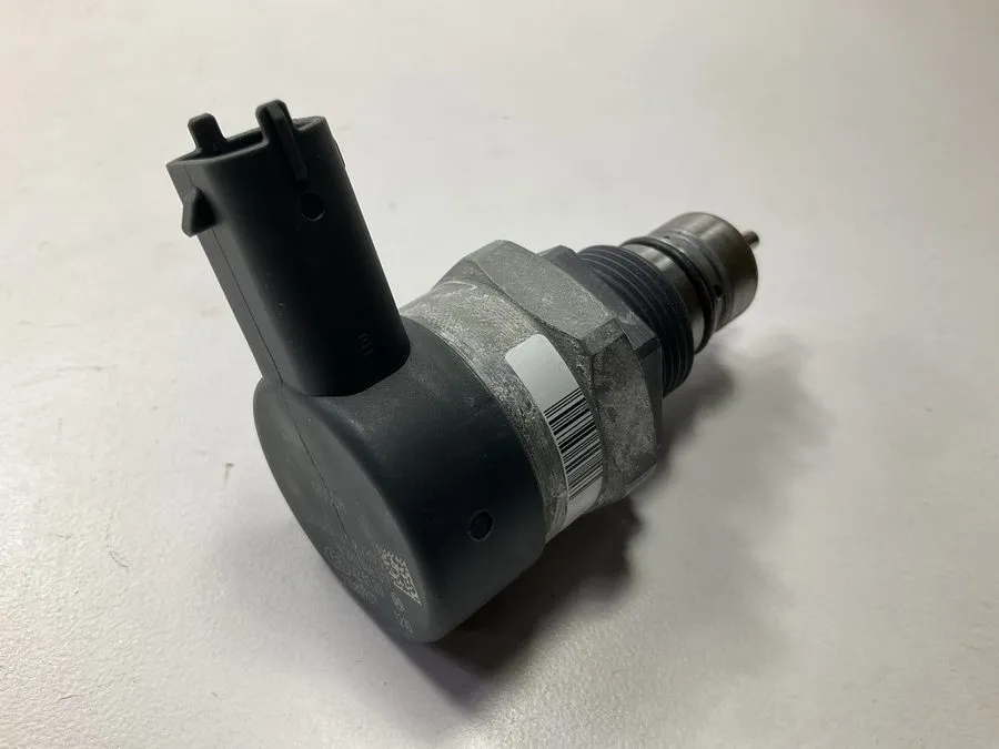 Клапан Fuel Pressure Regulator Valve для Ford Powerstroke 2011-2019 6.7L 0281006