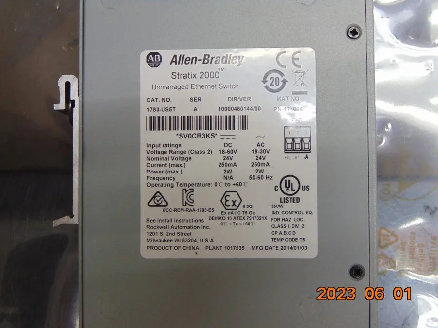 Коммутатор Allen-Bradley 1783-US5T SER A Stratix 2000 Ethernet Switch 5 Pt