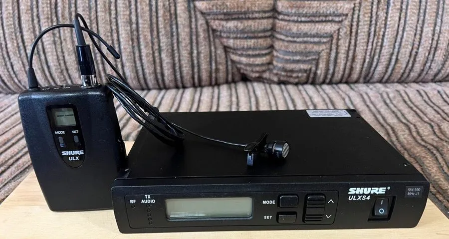 Радиосистема Shure ULXS4-J1 Wireless Microphone Receiver 554-590MHz w/ Antennas — фото лота 1