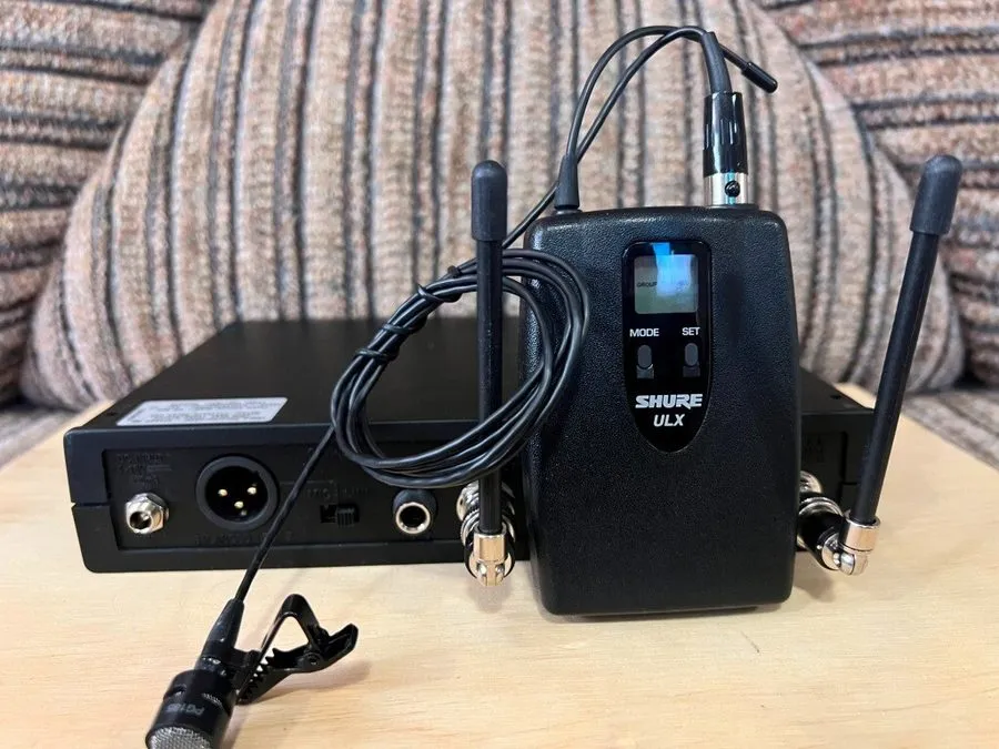 Радиосистема Shure ULXS4-J1 Wireless Microphone Receiver 554-590MHz w/ Antennas — фото лота 2