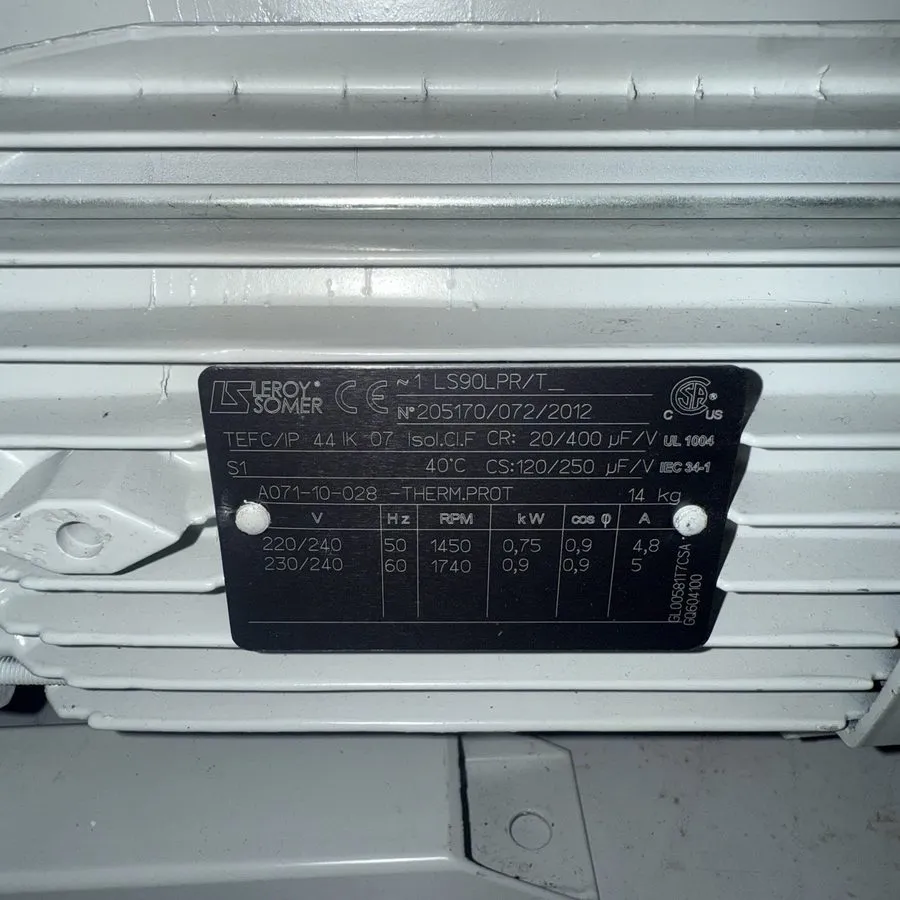 Насос Edwards E2M30 Dual Stage Rotary Vane Vacuum Pump P/N A374-15-903 — фото лота 1