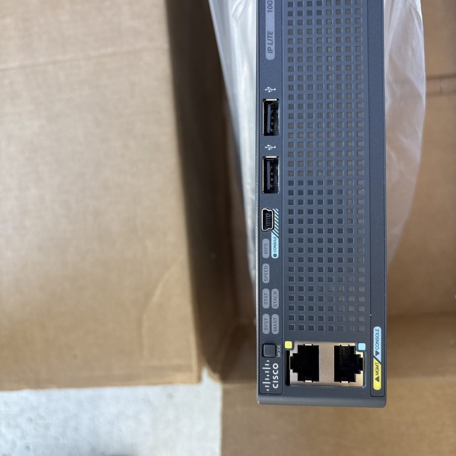 Фото лота WS-C2960X-24TD от продавца №64536
